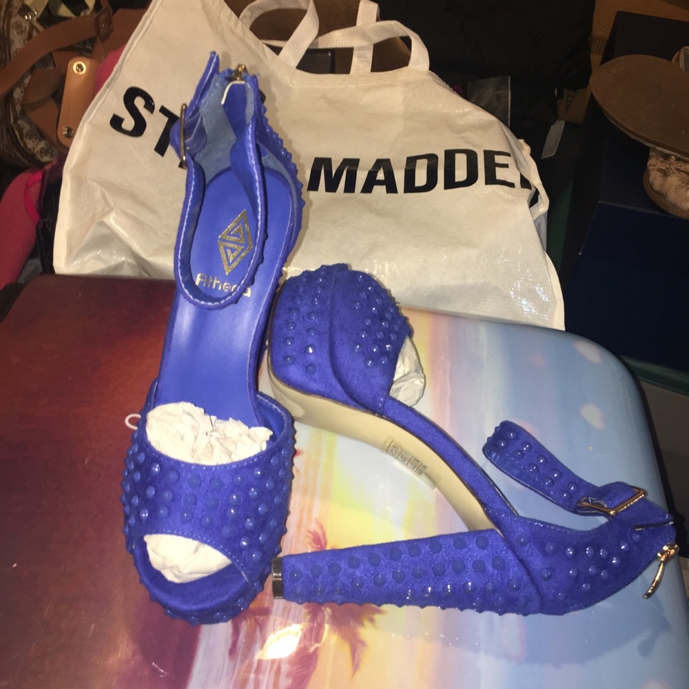 Heels - Picture 4 of 8